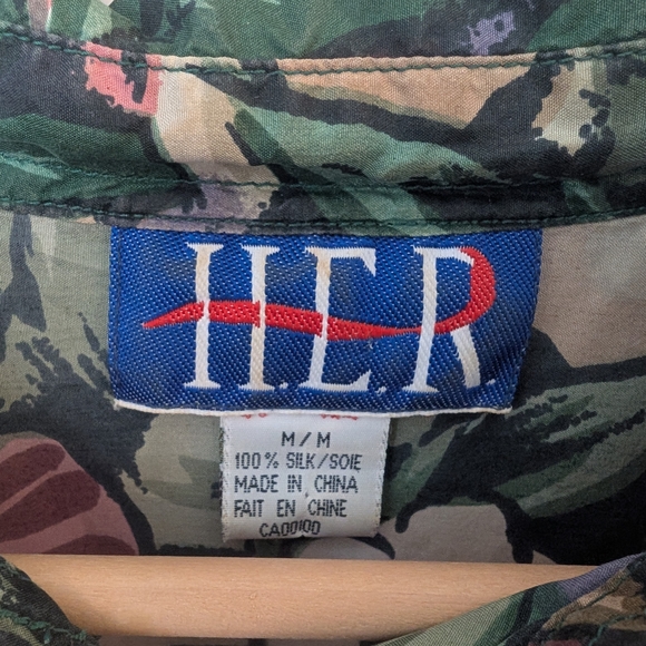 HER Vintage Floral Button-Up Blouse in Pink & Green - Picture 3 of 5